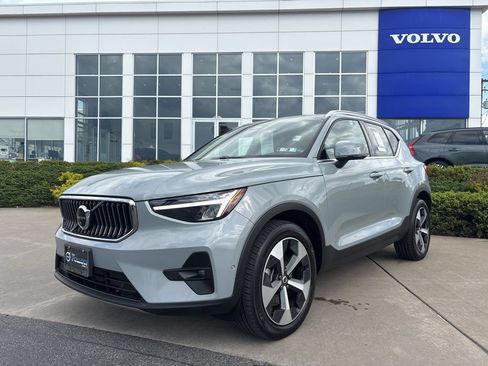Certified 2024 Volvo XC40 B5 Plus w/ Climate Package AWD/4WD image 51