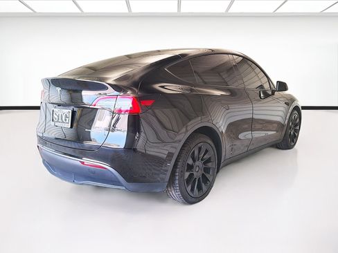 Used 2023 Tesla Model Y Long Range AWD/4WD image 4