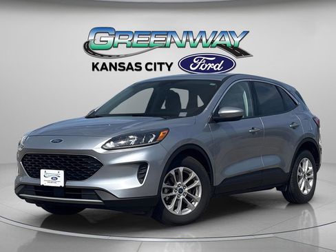 Used 2021 Ford Escape SE image 3