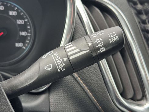 Used 2019 Chevrolet Equinox Premier image 22