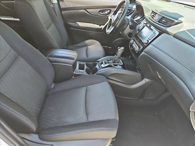Used 2020 Nissan Rogue SV w/ Premium Package FWD image 28