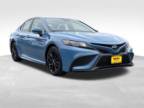 Used 2023 Toyota Camry SE image 1
