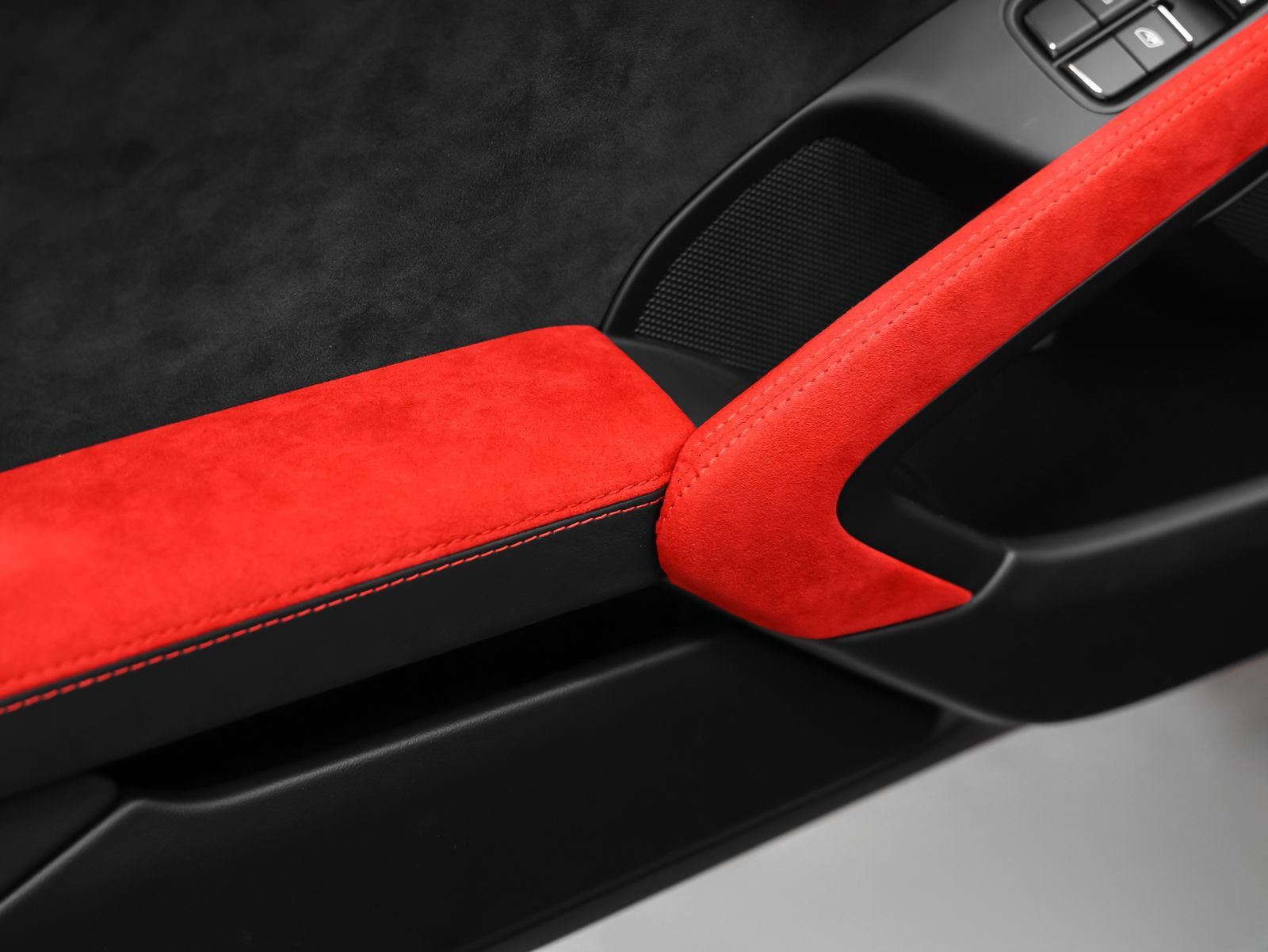Certified 2018 Porsche 911 GT2 RS RWD image 87