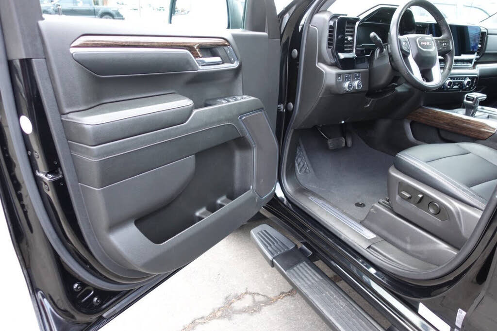 Used 2024 GMC Sierra 1500 Elevation AWD/4WD image 17
