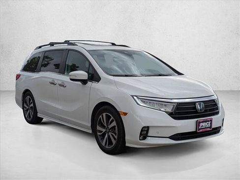 Used 2021 Honda Odyssey Touring image 3