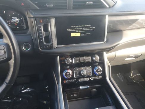 Used 2022 GMC Yukon Denali image 16