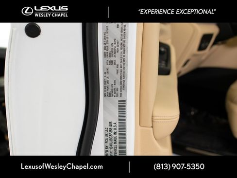 Used 2024 Jeep Grand Cherokee L Limited w/ Black Appearance Package image 39