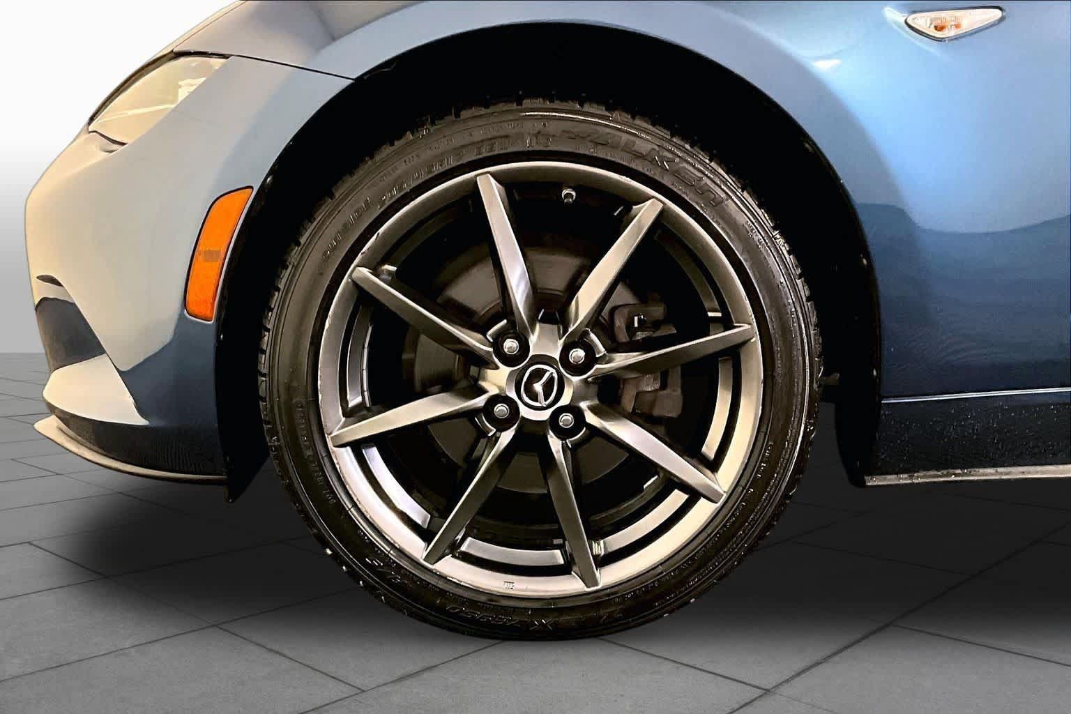 Used 2019 MAZDA MX-5 Miata RF Grand Touring RWD image 11