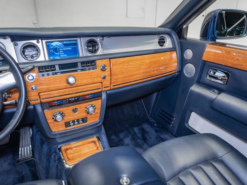 Used 2011 Rolls-Royce Phantom Sedan RWD image 53