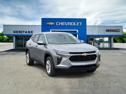 Certified 2024 Chevrolet Trax LS w/ LS Convenience Package image 1
