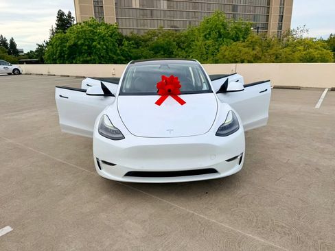 Used 2022 Tesla Model Y Performance AWD/4WD image 27