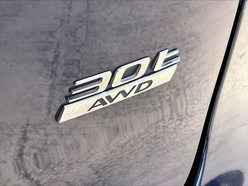 Used 2018 Jaguar F-PACE Premium image 10