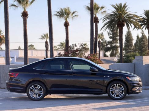 Used 2019 Volkswagen Jetta R-Line FWD image 15