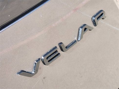 Used 2025 Land Rover Range Rover Velar Dynamic SE image 8