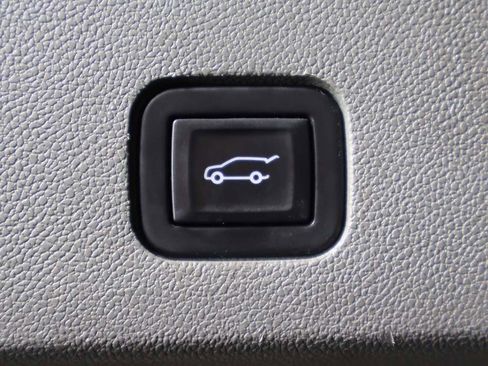 Used 2022 Cadillac XT6 Premium Luxury w/ Technology Package image 23