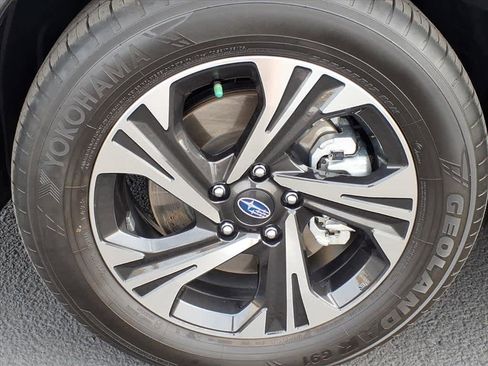 Certified 2025 Subaru Crosstrek 2.0i Premium image 13