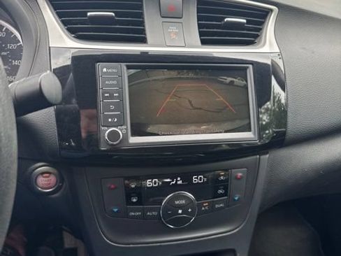 Used 2019 Nissan Sentra SV FWD image 13