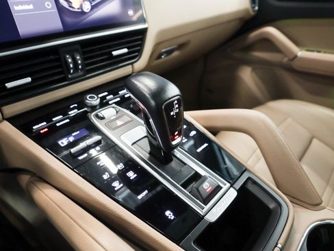 Certified 2023 Porsche Cayenne image 16