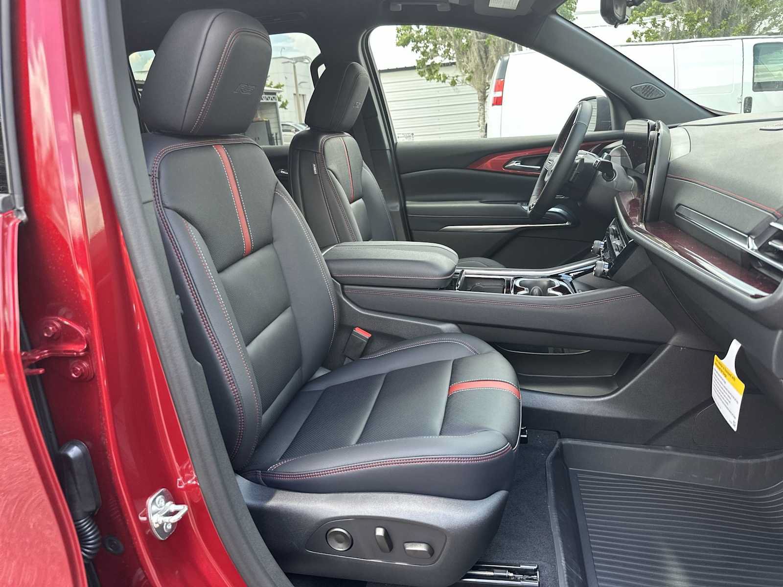 New 2026 Chevrolet Traverse RS w/ LPO, Floor Liner Package FWD image 19