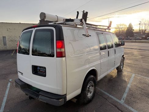Used 2014 Chevrolet Express 2500 RWD image 12