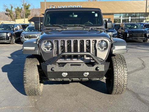 Used 2022 Jeep Gladiator Rubicon image 2