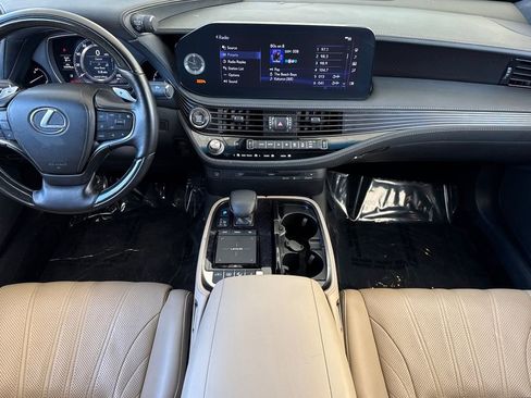 Used 2022 Lexus LS 500 w/ Interior Upgrade Package RWD image 4