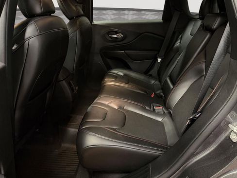 Used 2020 Jeep Cherokee Trailhawk w/ Cold Weather Group image 9