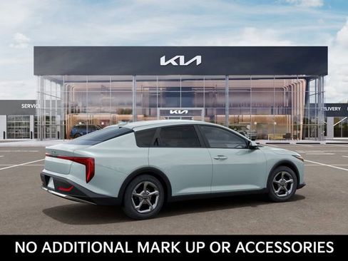 New 2026 Kia K4 LXS image 6