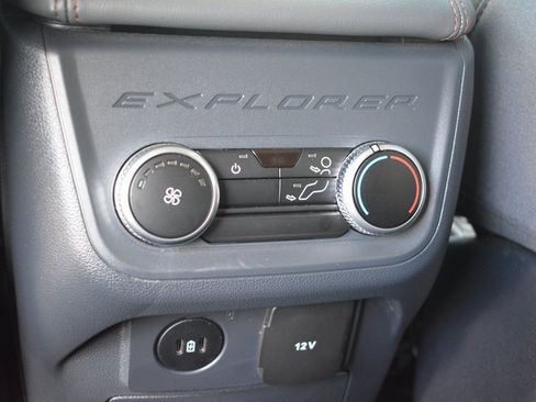 Used 2025 Ford Explorer Active image 22