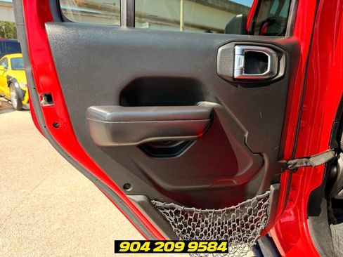 Used 2018 Jeep Wrangler Unlimited Rubicon AWD/4WD image 25
