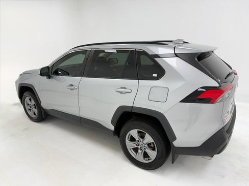 Used 2022 Toyota RAV4 XLE FWD image 37