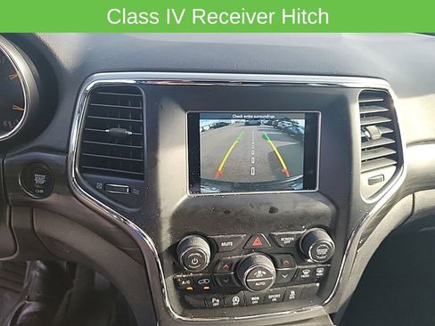 Used 2020 Jeep Grand Cherokee Laredo AWD/4WD image 24