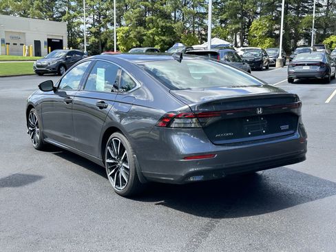 Used 2025 Honda Accord Touring image 11