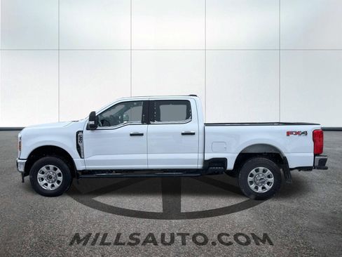 Used 2024 Ford F350 XLT w/ FX4 Off-Road Package image 8