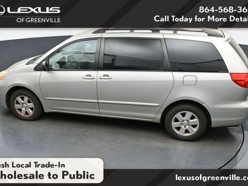 Used 2010 Toyota Sienna LE image 23