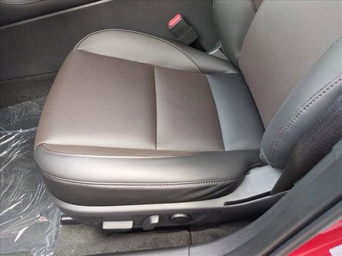 New 2026 MAZDA MAZDA3 Hatchback w/Premium Plus Pkg image 4