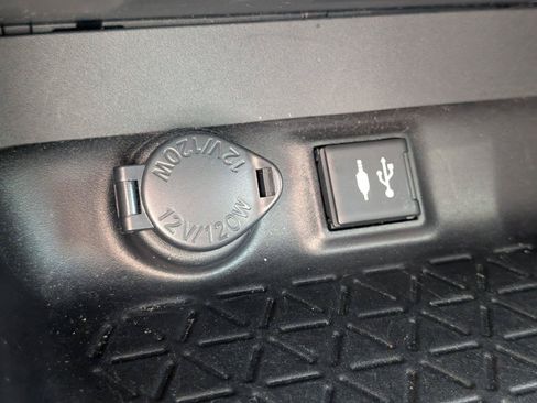 Used 2019 Toyota RAV4 LE FWD image 35