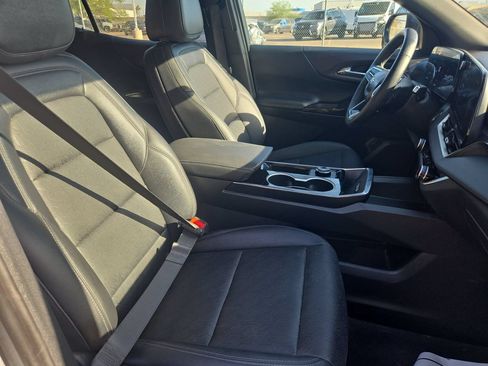 Used 2026 Chevrolet Equinox LT w/ Convenience Package II FWD image 10