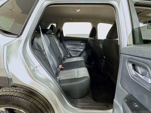 Used 2024 Nissan Rogue SV image 23