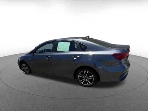 Used 2024 Kia Forte LXS FWD image 10