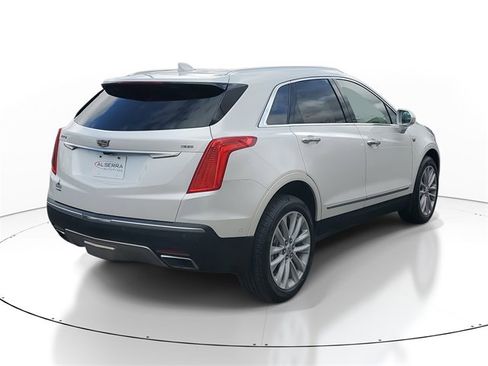 Used 2017 Cadillac XT5 Platinum image 4