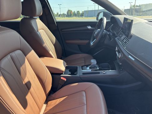 Used 2023 Audi Q5 2.0T Premium w/ Convenience Package AWD/4WD image 34