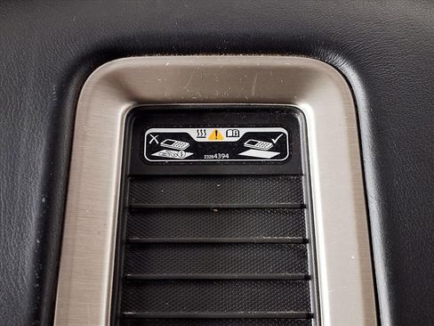 Used 2018 GMC Yukon Denali image 25