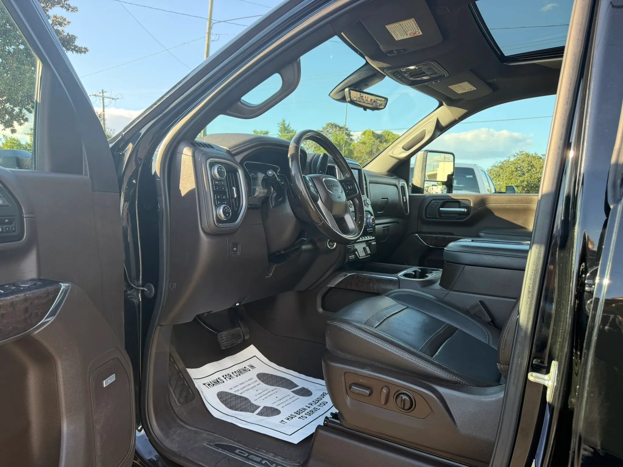 Used 2022 GMC Sierra 2500 Denali w/ Denali Ultimate Package AWD/4WD image 22