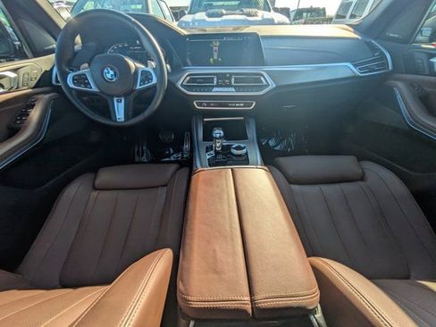 Used 2021 BMW X5 M50i w/ Executive Package image 11