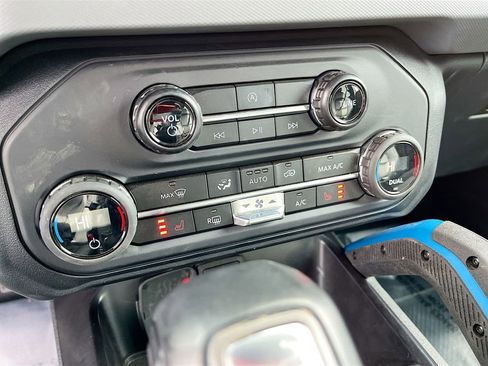 Used 2024 Ford Bronco Black Diamond image 20