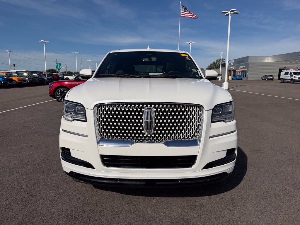 Used 2023 Lincoln Navigator Reserve w/ Equipment Group 201A AWD/4WD image 2