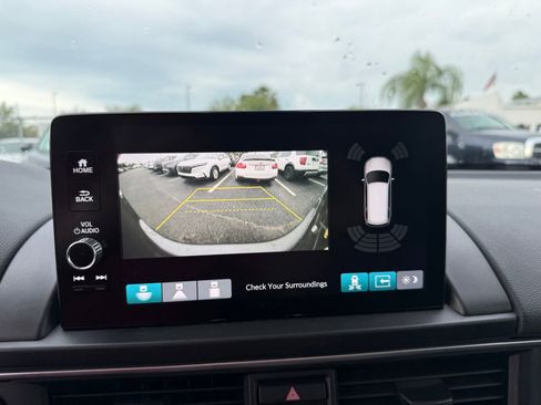 Used 2025 Honda Pilot EX-L image 13