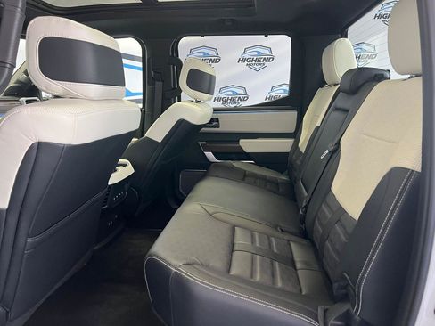 Used 2024 Toyota Tundra Capstone AWD/4WD image 19