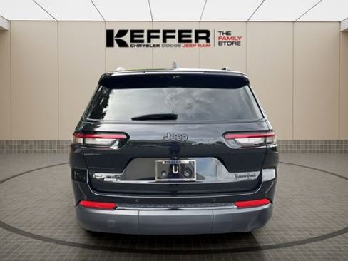 Used 2023 Jeep Grand Cherokee L Limited w/ Luxury Tech Group II image 4